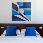 Moon * Милан