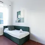 Moon Апартаменты Милан